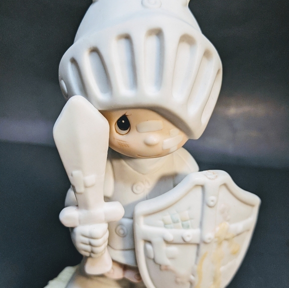 Precious moments figurine collectable Enesco